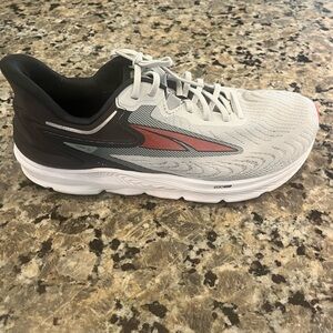 Mens Altra Torin 6 size 10.5